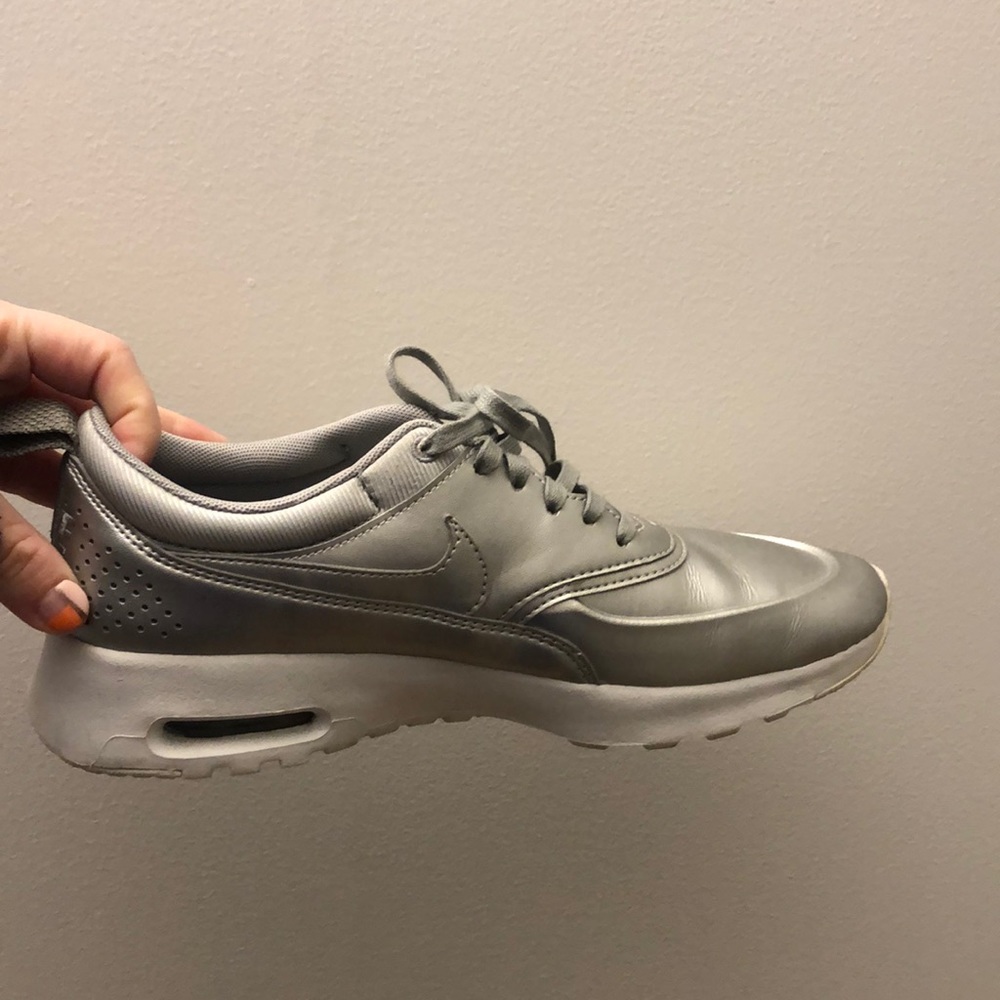 Nike silver 8,5